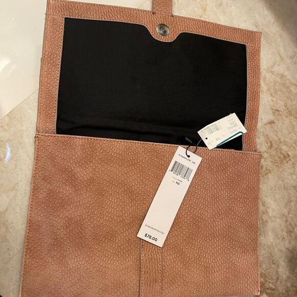 BCBG Generation pink ostrich print clutch purse NWT - Picture 9 of 12